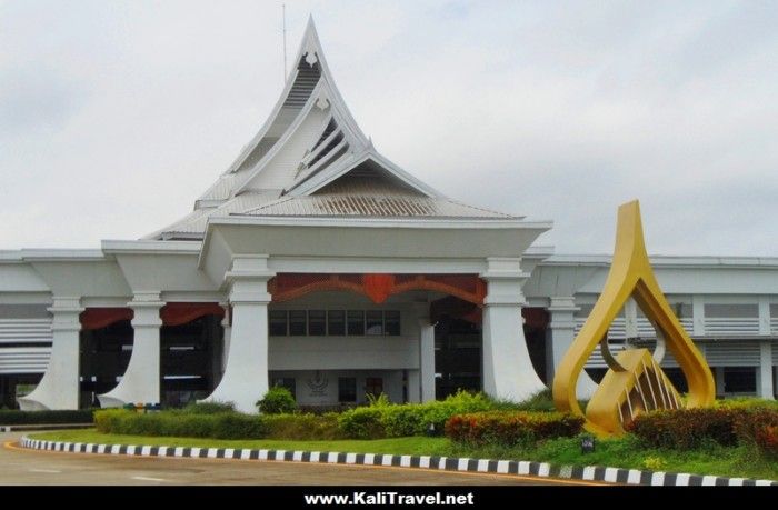 thailand_laos_friendship_bridge_border_crossing