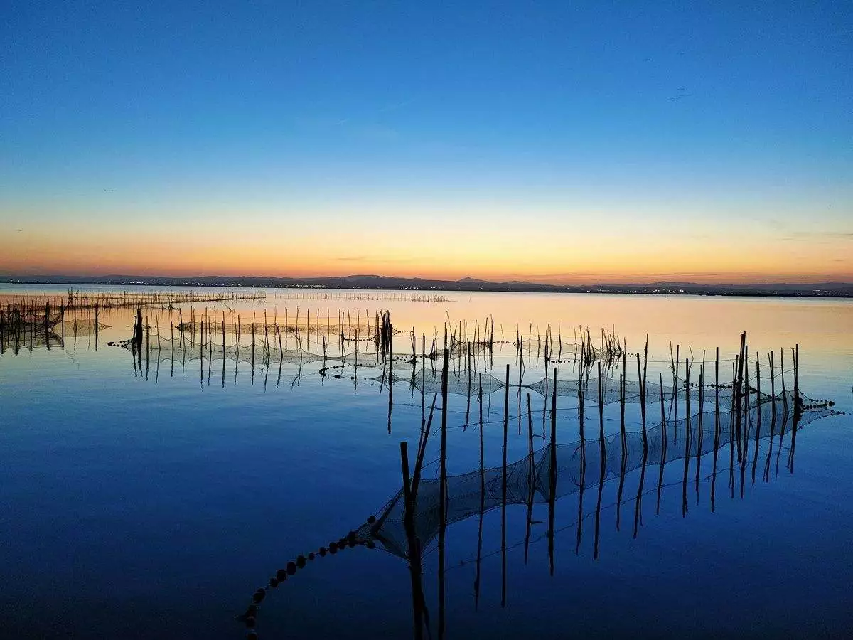 Sunset over the lake in Valencia Albufera Park.