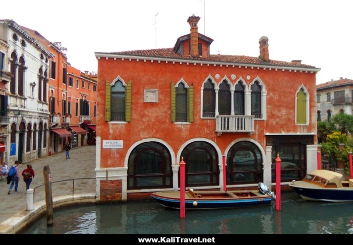 Typical canal scene in Sestiere Dorsoduro, Venice
