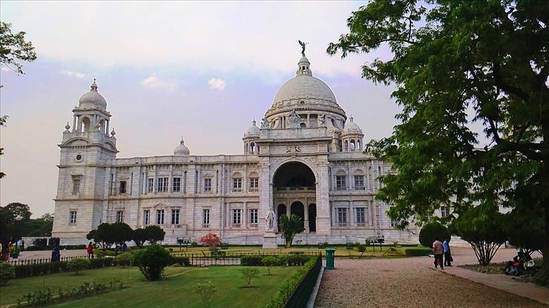 Victoria Memorial Hall and gardens in Kolkata, India.