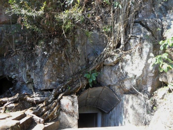 vieng-xai-entrance-cave-president-kaysone-phomvihane