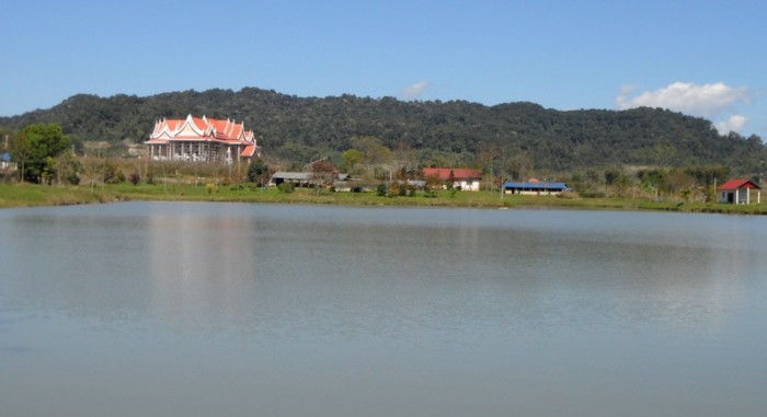 vieng-xai-lake-temple-laos