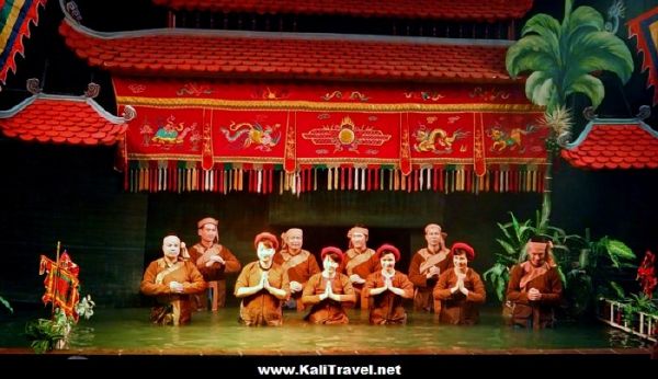 vietnam-hanoi-lotus-water-puppeteers