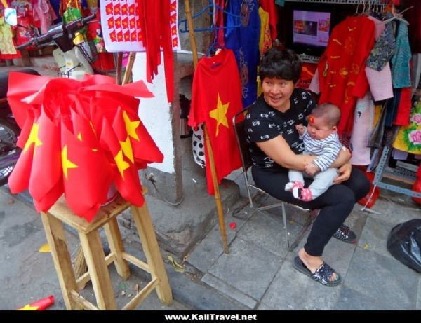 vietnam-hanoi-old-town-red-star-flags